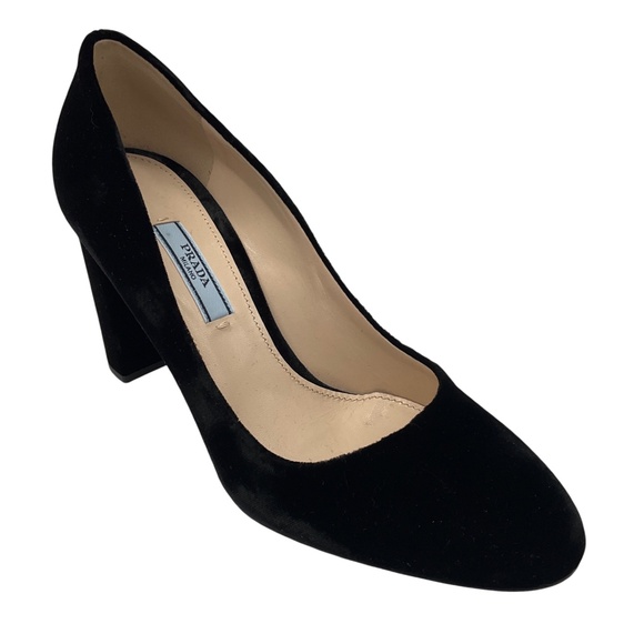 PRADA BLACK ROUND TOE VELVET PUMPS - Picture 1 of 8